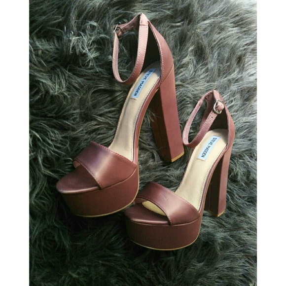 Steve Madden | Gonzo Satin Ankle Strap Block Heels - Picture 5 of 8